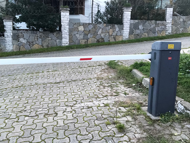 Site Otoparkları için Kollu Bariyer